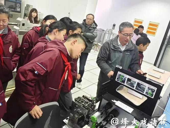 徐汇“匠心模范寻访”寒假一日营受欢迎，青少年走进特色实践基地感悟劳模精神